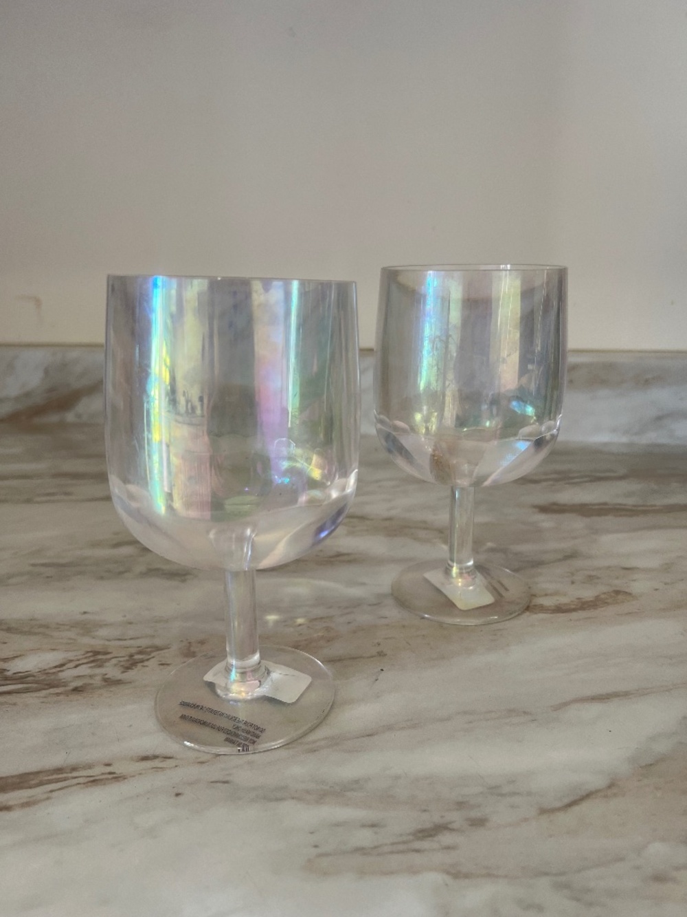 🪞 set of outdoor drink ware clear iridescent color set